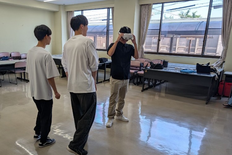 体験型企画「VR体験　学生作成のゲーム体験」